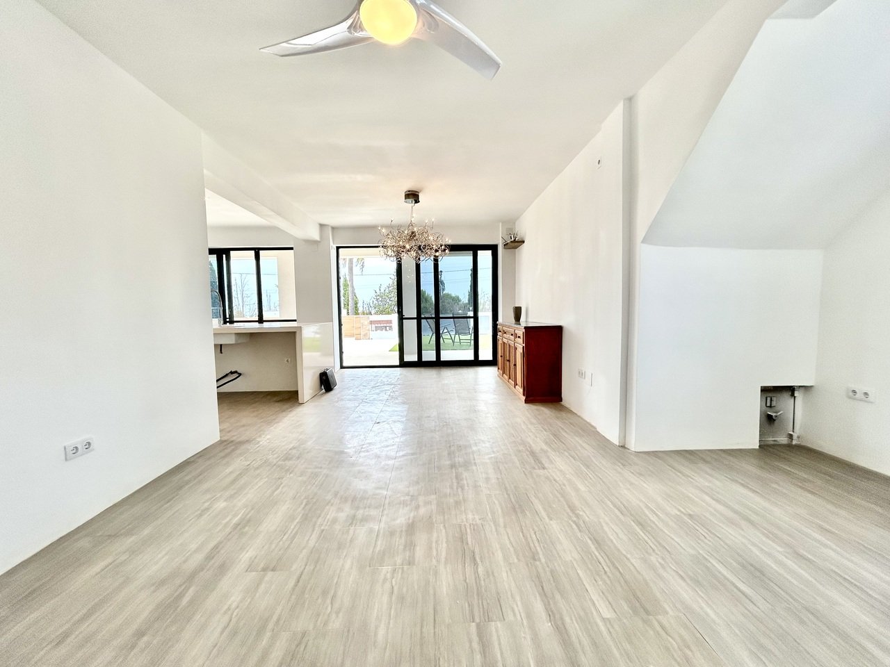 8 Bed 4 Bath Villa in Los Montesinos - Caza De Casa