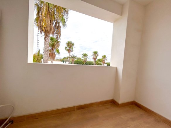 8 Bed 4 Bath Villa in Los Montesinos - Caza De Casa