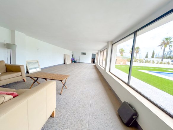 8 Bed 4 Bath Villa in Los Montesinos - Caza De Casa
