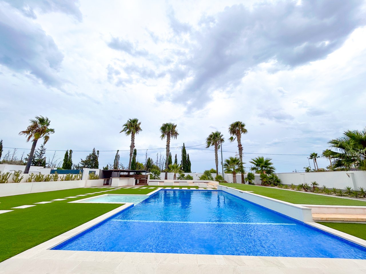 8 Bed 4 Bath Villa in Los Montesinos - Caza De Casa