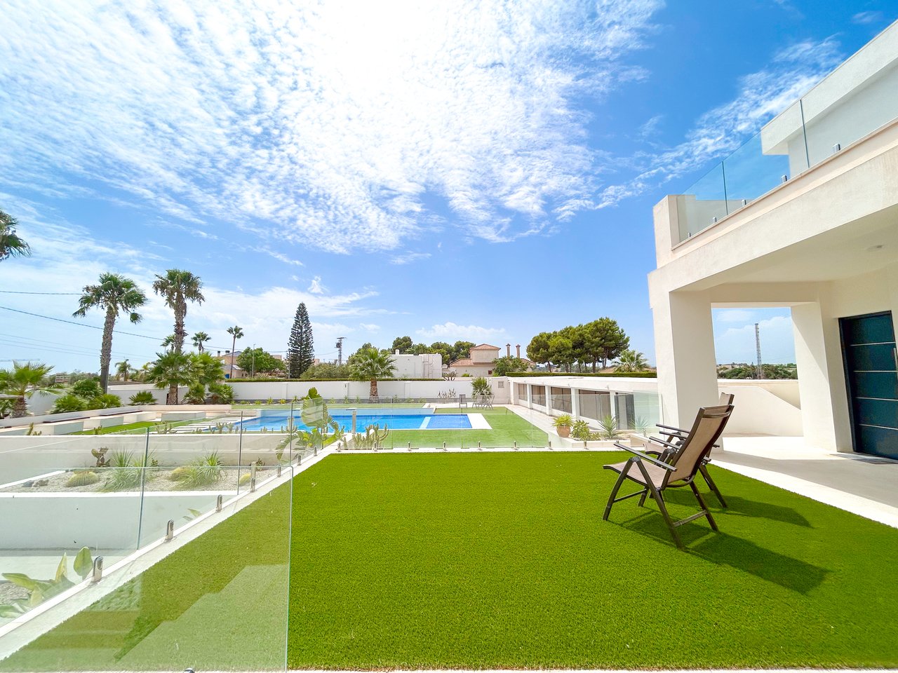 8 Bed 4 Bath Villa in Los Montesinos - Caza De Casa