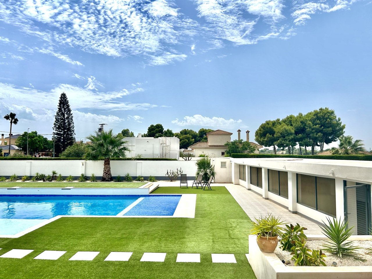 8 Bed 4 Bath Villa in Los Montesinos - Caza De Casa