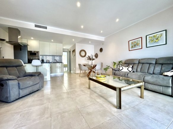 3 Bed 3 Bath Town House in Ciudad Quesada - Caza De Casa