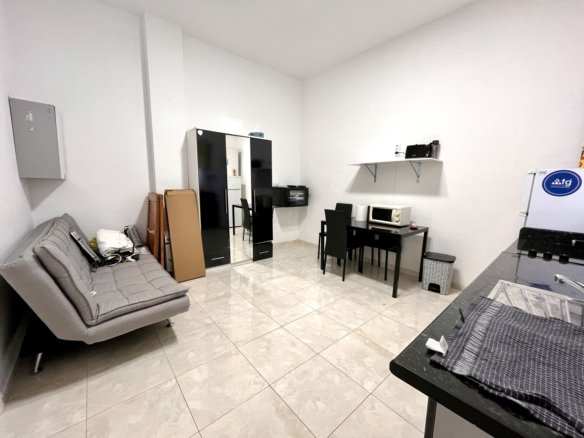 Commercial in Playa Flamenca - Caza De Casa