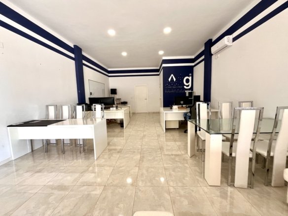 Commercial in Playa Flamenca - Caza De Casa