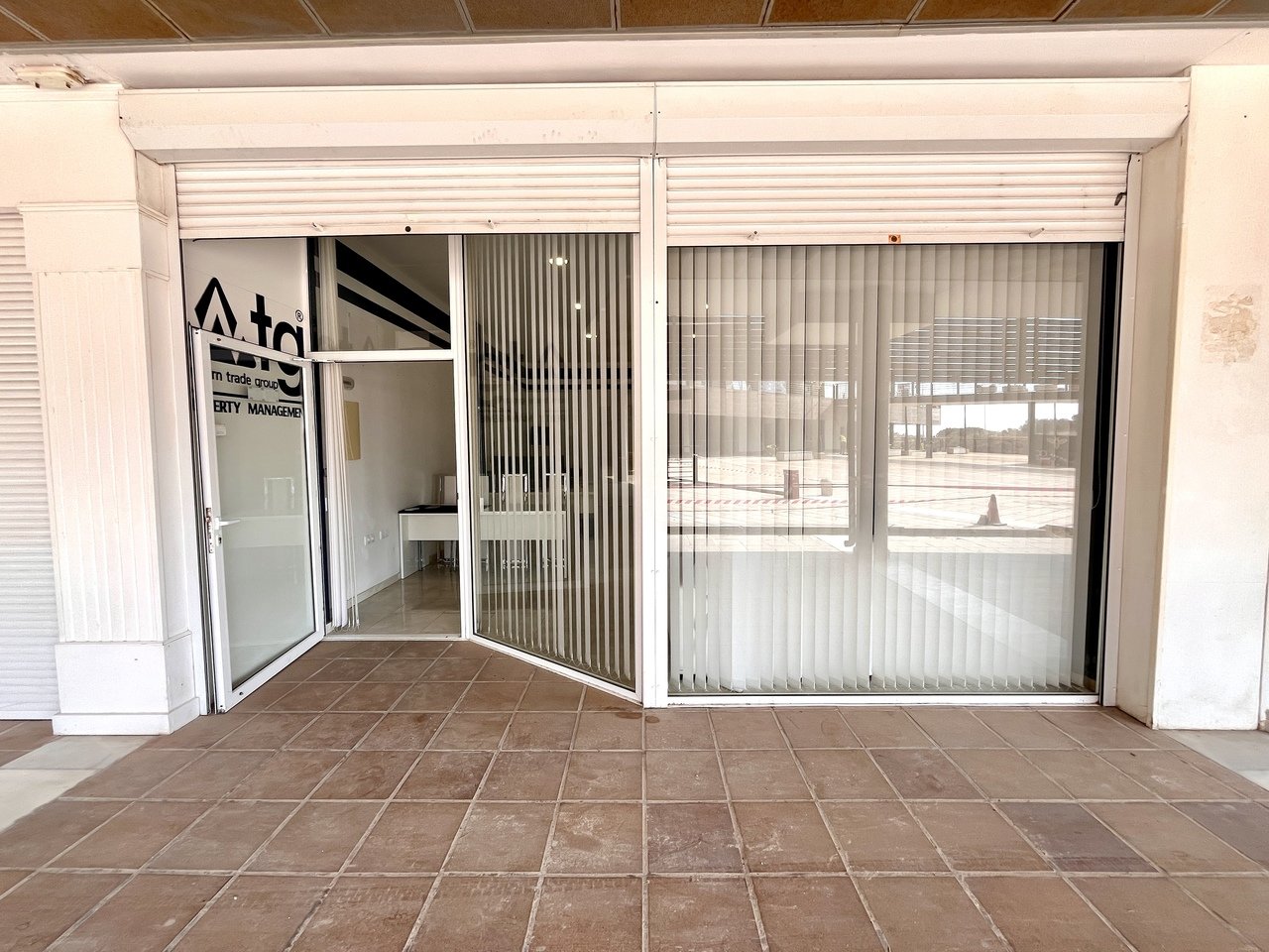 IMG_1212_xlarge Commercial in Playa Flamenca - Caza De Casa