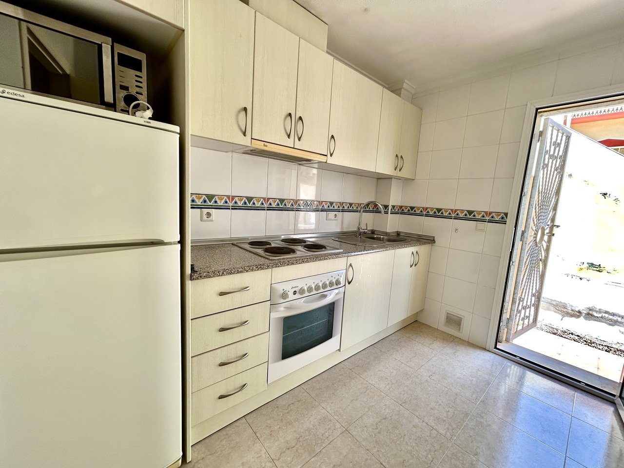 3 Bedroom 2 Bathroom Town House in Ciudad Quesada - Caza De Casa
