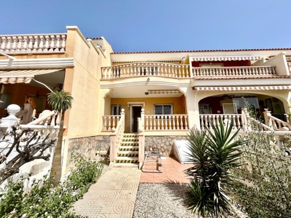 3 Bedroom 2 Bathroom Town House in Ciudad Quesada - Caza De Casa
