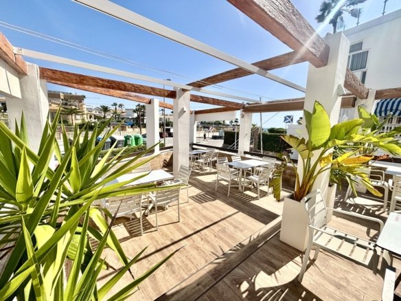 2 Bathroom Commercial in Cabo Roig - Caza De Casa