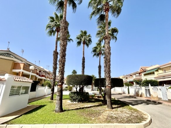 3 Bedroom 2 Bathroom Town House in Ciudad Quesada - Caza De Casa