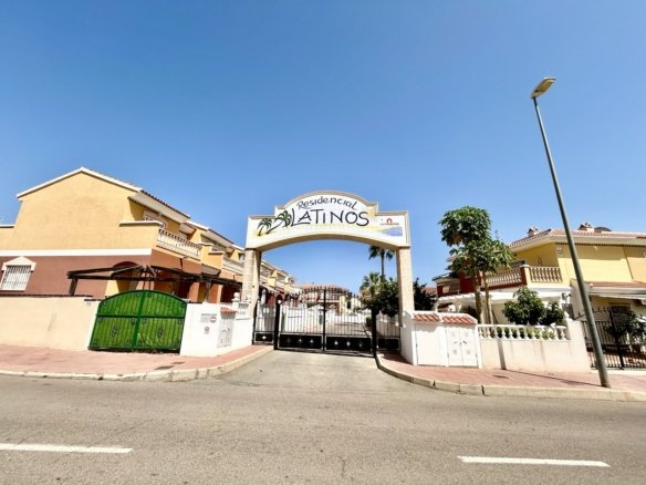 3 Bedroom 2 Bathroom Town House in Ciudad Quesada - Caza De Casa