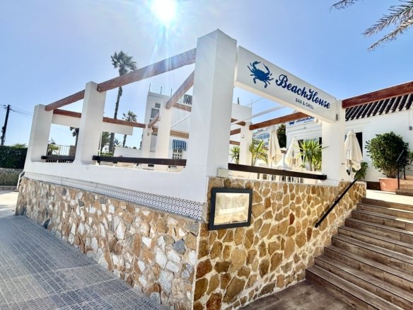 2 Bathroom Commercial in Cabo Roig - Caza De Casa