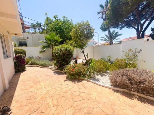 7 Bedroom 4 Bathroom Villa in Dehesa de Campoamor - Caza De Casa