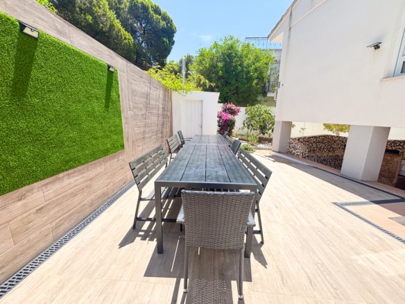 7 Bedroom 4 Bathroom Villa in Dehesa de Campoamor - Caza De Casa