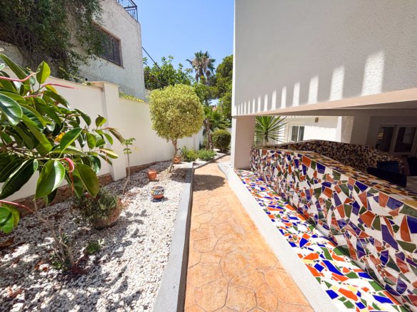 7 Bedroom 4 Bathroom Villa in Dehesa de Campoamor - Caza De Casa