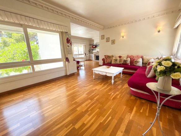 7 Bedroom 4 Bathroom Villa in Dehesa de Campoamor - Caza De Casa
