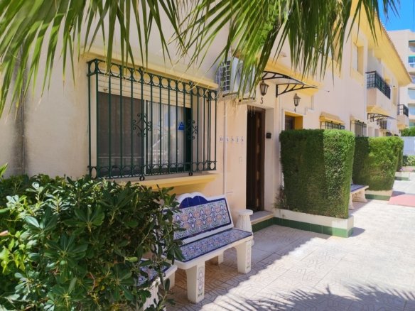 3 Bedroom 2 Bathroom Town House in La Zenia - Caza De Casa