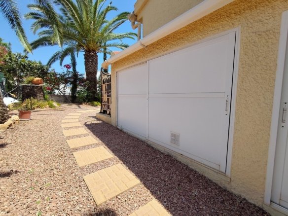 3 Bed 2 Bath Villa in Ciudad Quesada - Caza De Casa