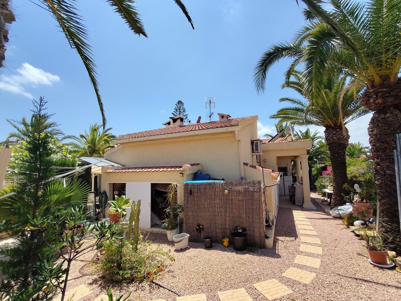 3 Bed 2 Bath Villa in Ciudad Quesada - Caza De Casa