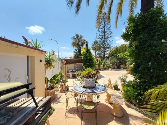 3 Bed 2 Bath Villa in Ciudad Quesada - Caza De Casa