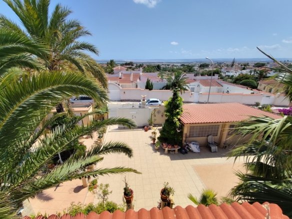 3 Bed 2 Bath Villa in Ciudad Quesada - Caza De Casa