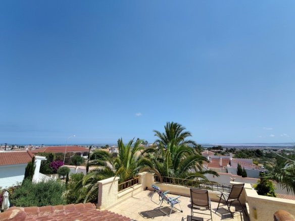3 Bed 2 Bath Villa in Ciudad Quesada - Caza De Casa