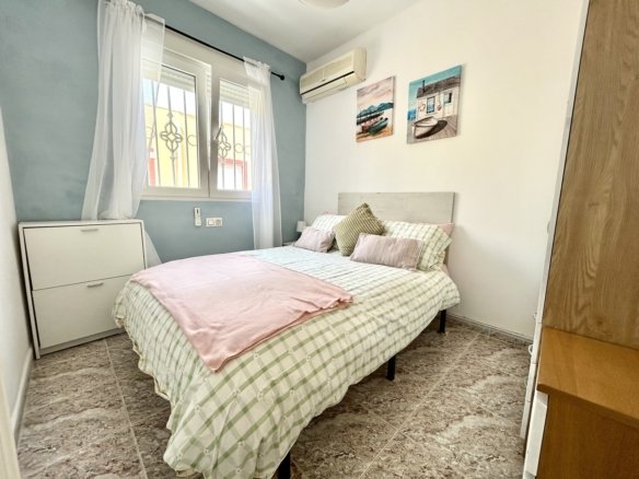 3 Bedroom 2 Bathroom Town House in Cabo Roig - Caza De Casa