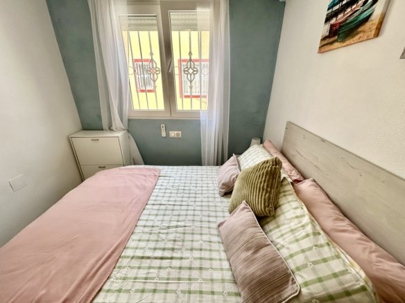 3 Bedroom 2 Bathroom Town House in Cabo Roig - Caza De Casa