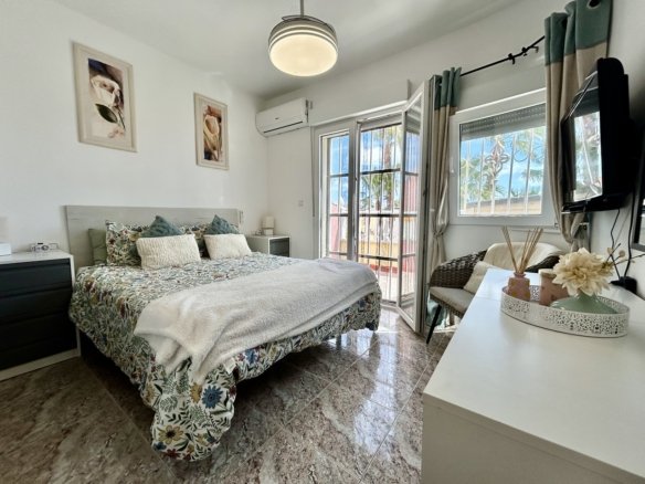 3 Bedroom 2 Bathroom Town House in Cabo Roig - Caza De Casa