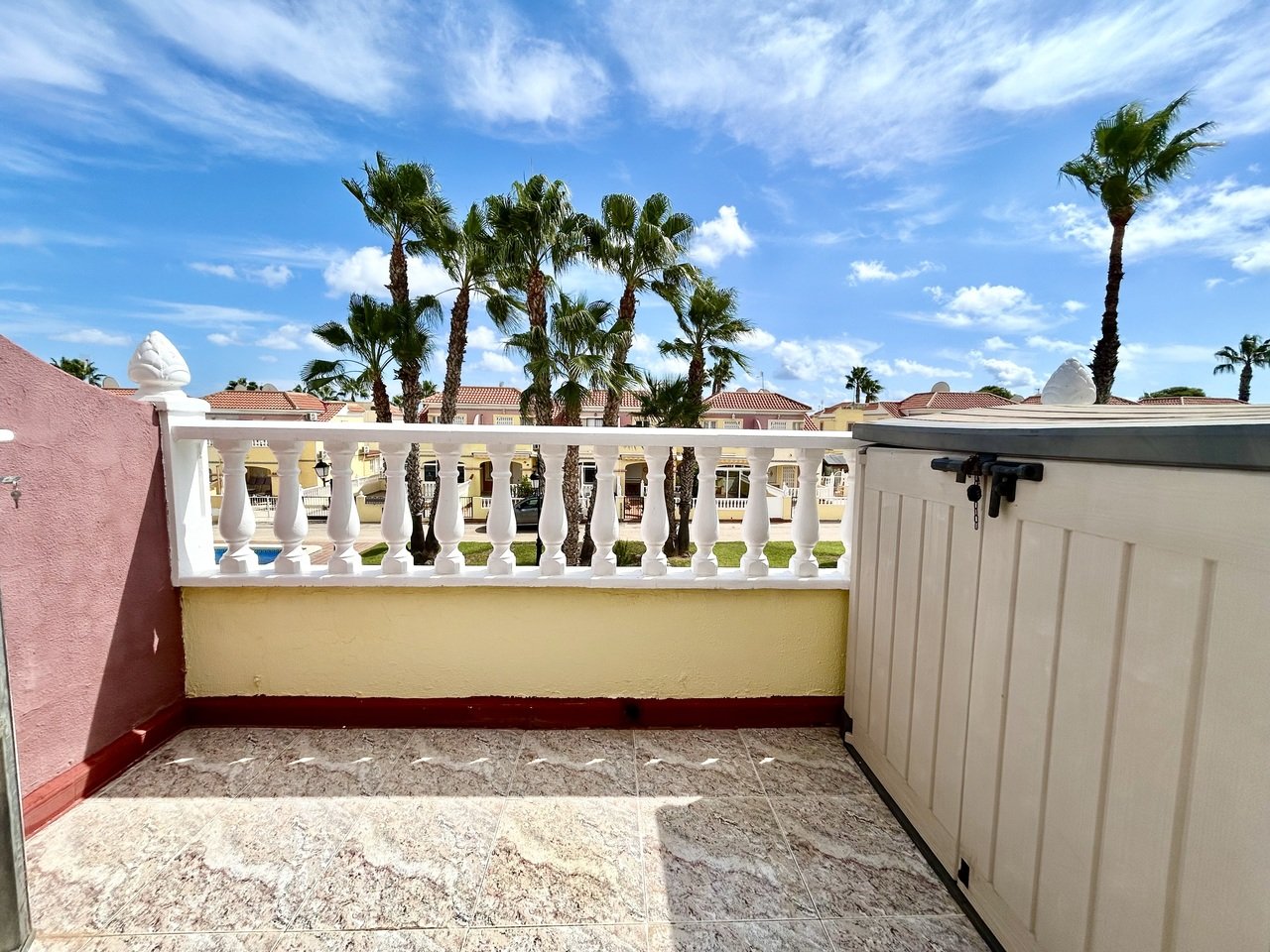 3 Bedroom 2 Bathroom Town House in Cabo Roig - Caza De Casa