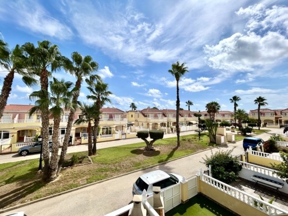 3 Bedroom 2 Bathroom Town House in Cabo Roig - Caza De Casa