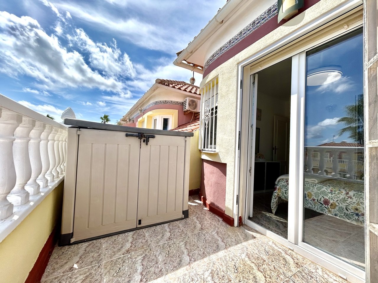 3 Bedroom 2 Bathroom Town House in Cabo Roig - Caza De Casa