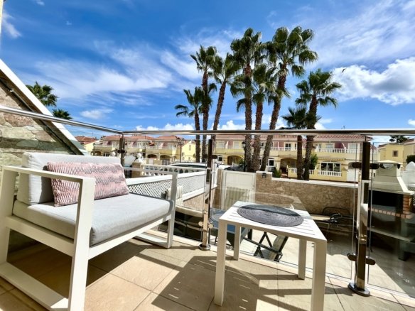 3 Bedroom 2 Bathroom Town House in Cabo Roig - Caza De Casa