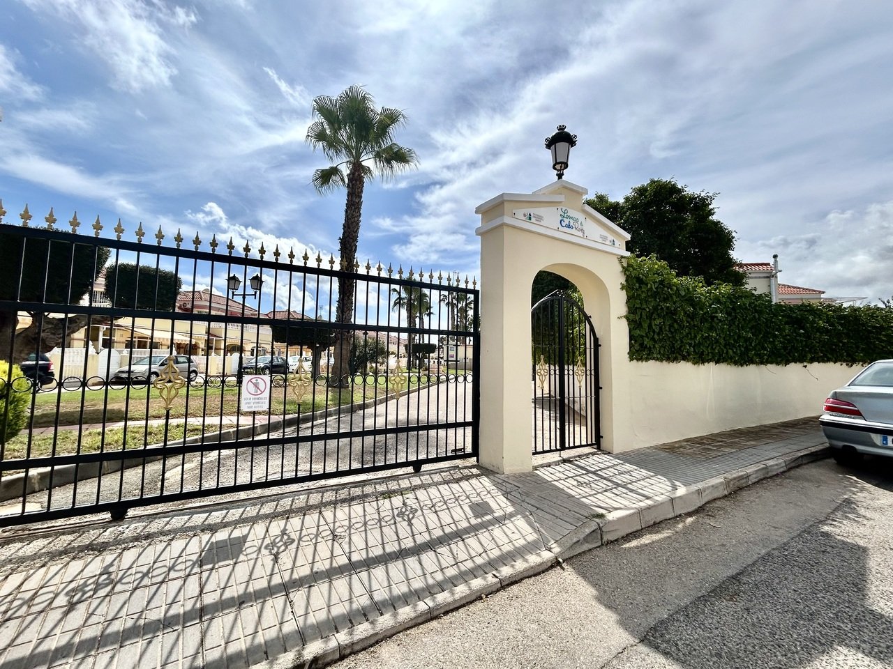 3 Bedroom 2 Bathroom Town House in Cabo Roig - Caza De Casa