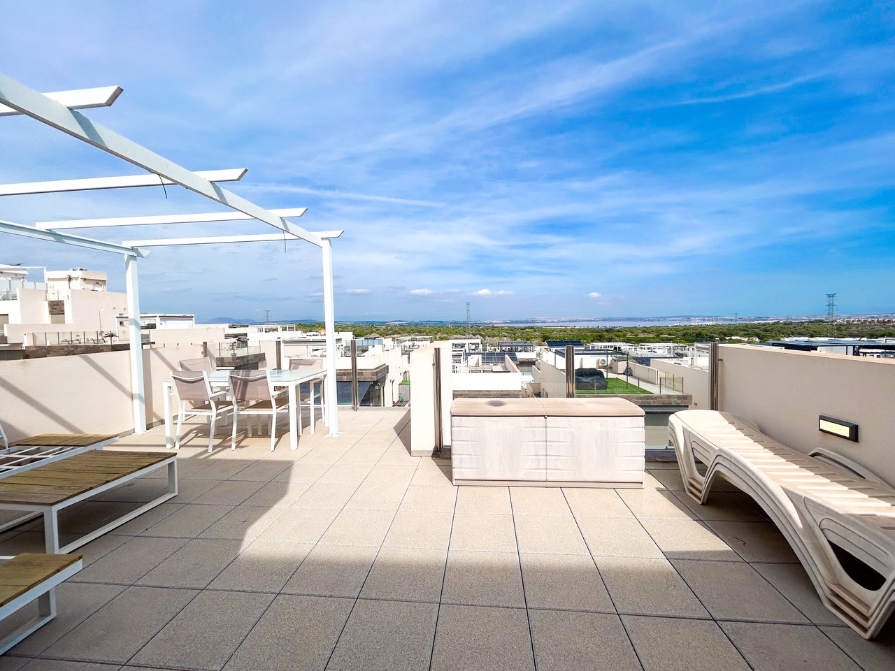 3 Bedroom 3 Bathroom Villa in Villamartin - Caza De Casa