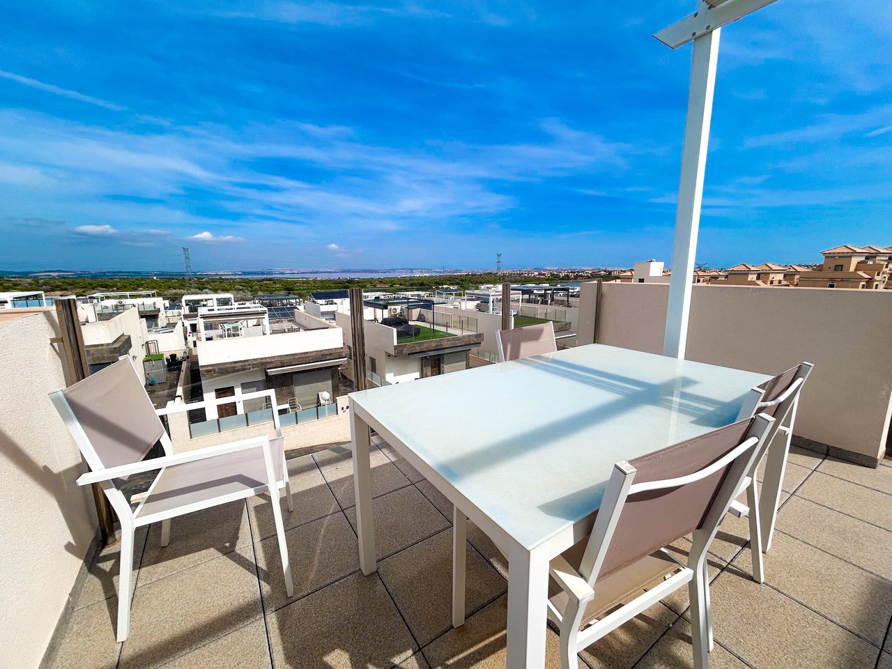 3 Bedroom 3 Bathroom Villa in Villamartin - Caza De Casa