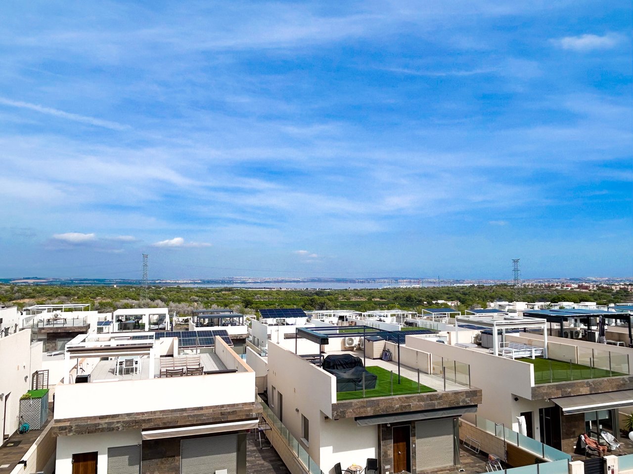 3 Bedroom 3 Bathroom Villa in Villamartin - Caza De Casa