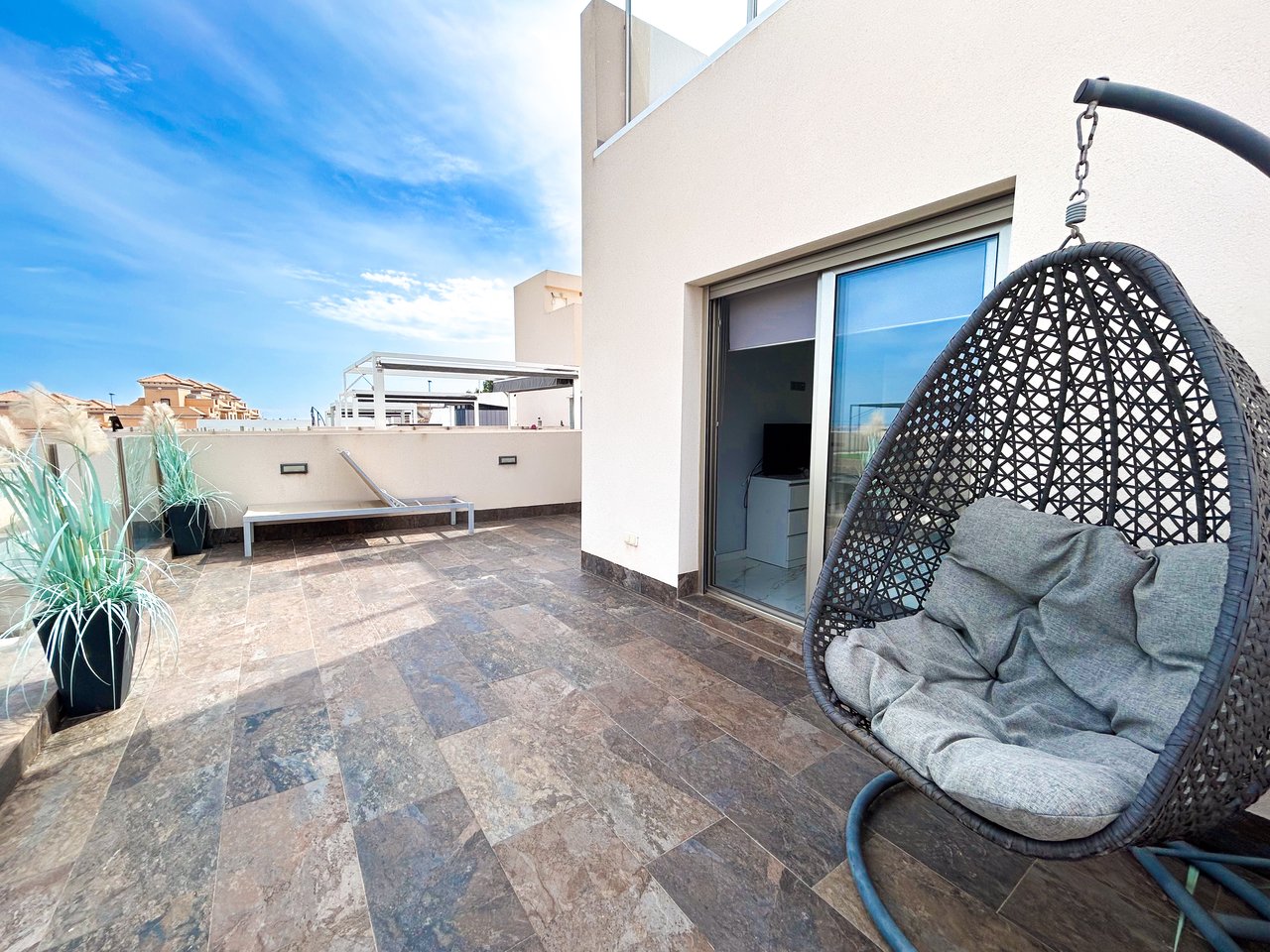 3 Bedroom 3 Bathroom Villa in Villamartin - Caza De Casa