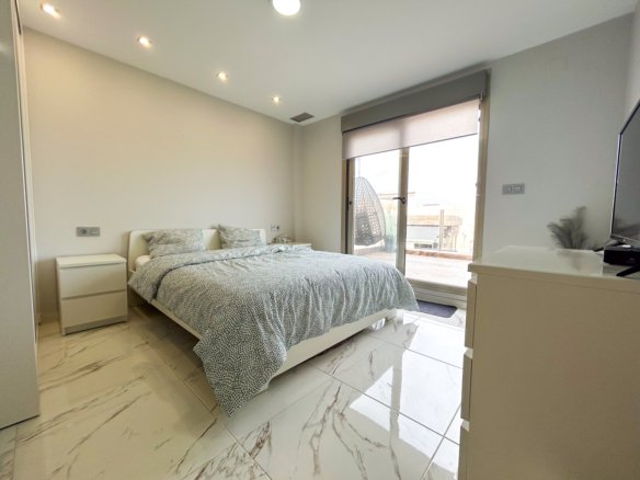 3 Bedroom 3 Bathroom Villa in Villamartin - Caza De Casa