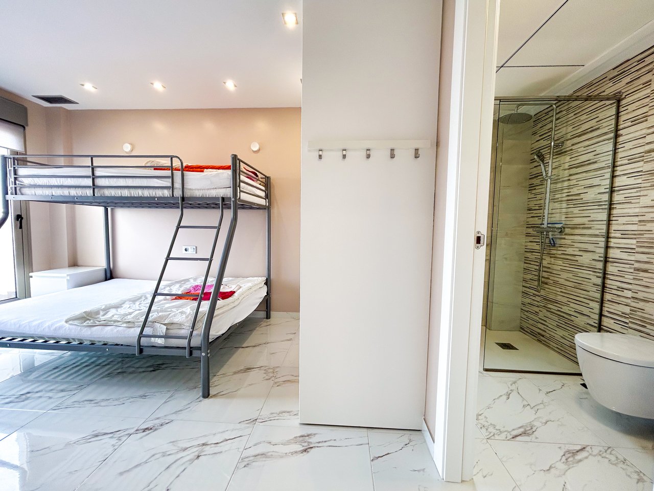 3 Bedroom 3 Bathroom Villa in Villamartin - Caza De Casa