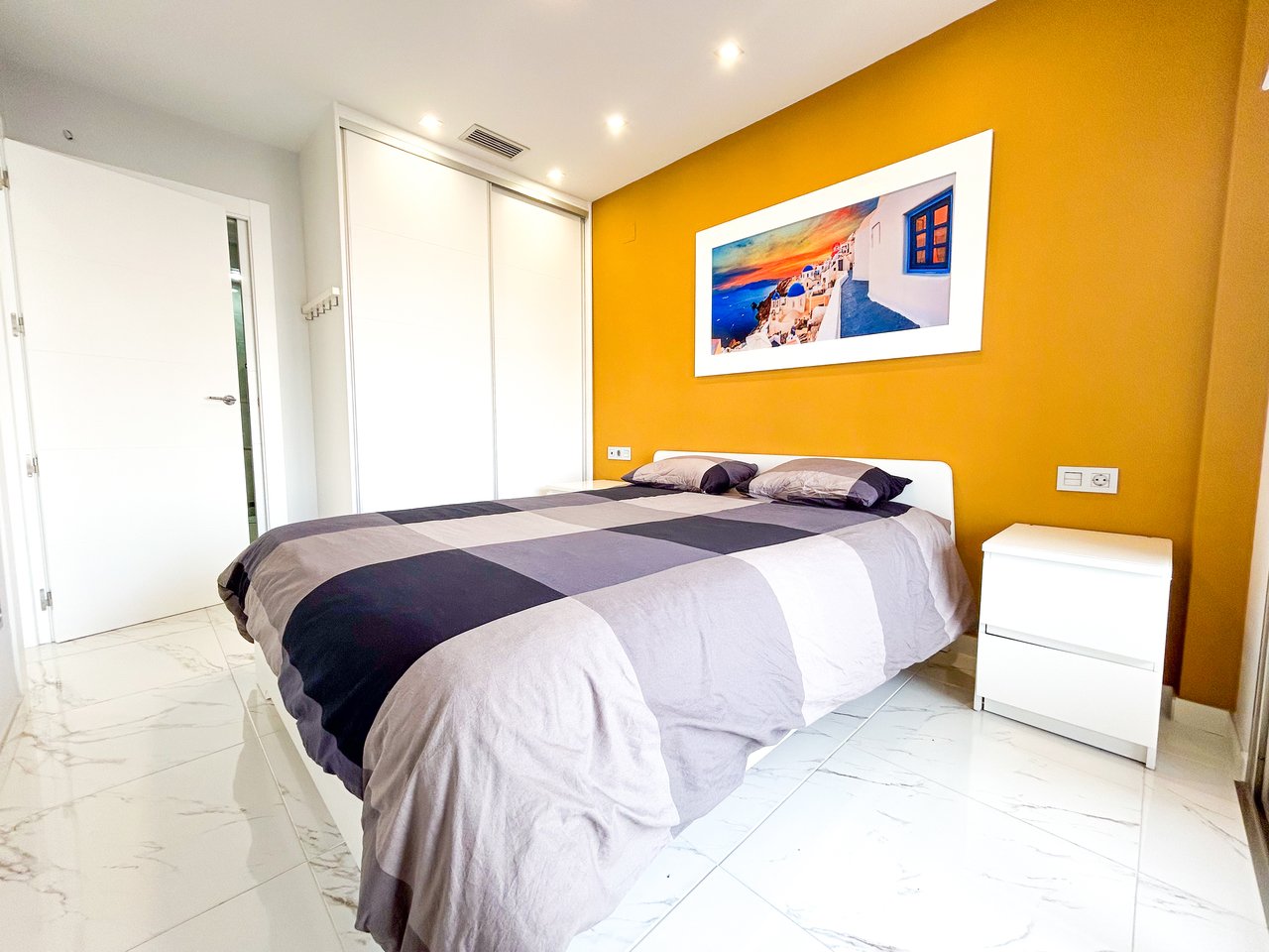 3 Bedroom 3 Bathroom Villa in Villamartin - Caza De Casa