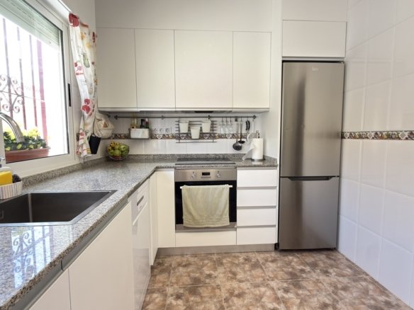 3 Bedroom 2 Bathroom Town House in La Zenia - Caza De Casa