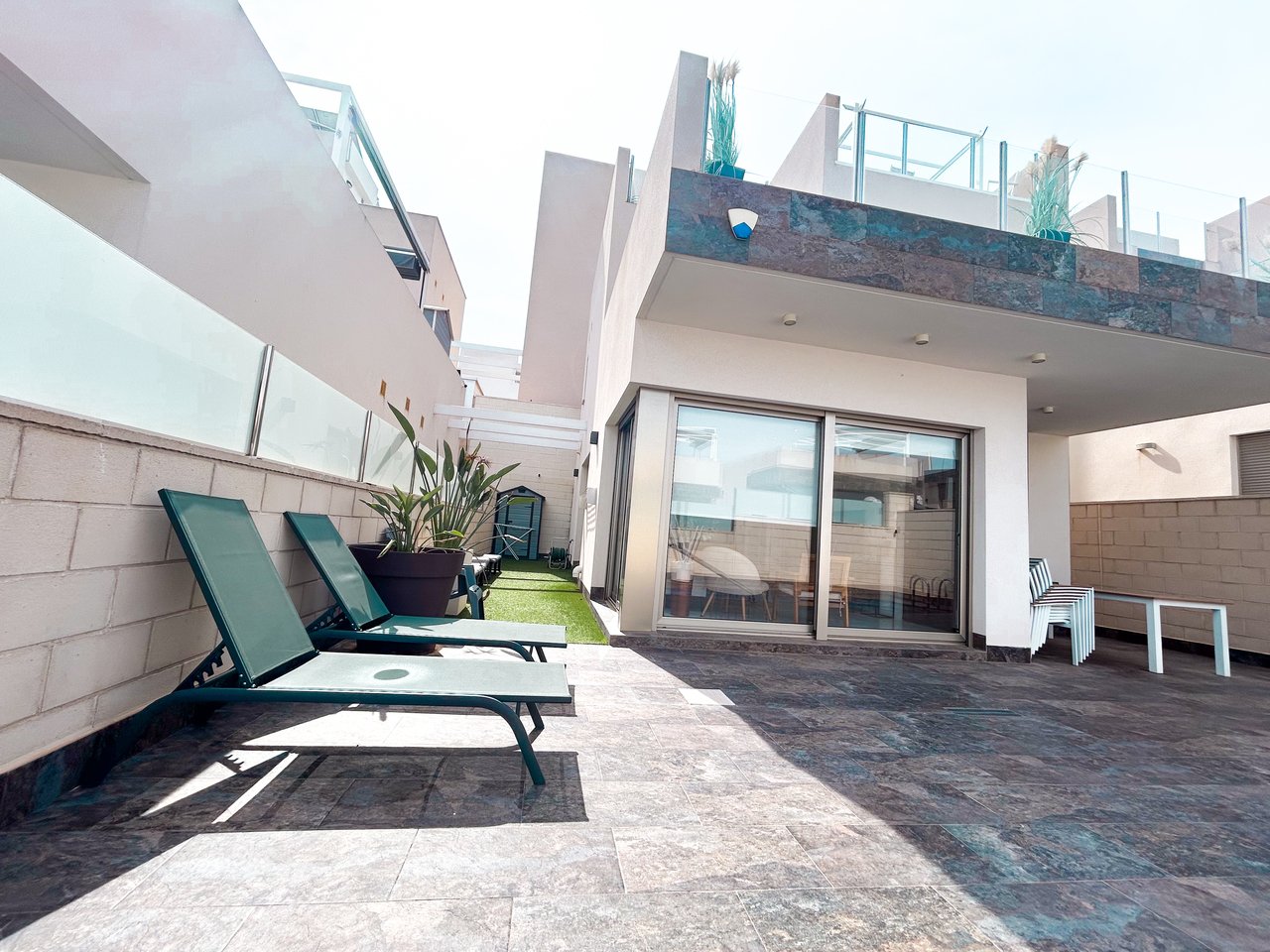 3 Bedroom 3 Bathroom Villa in Villamartin - Caza De Casa