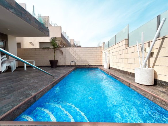 3 Bedroom 3 Bathroom Villa in Villamartin - Caza De Casa