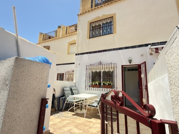 3 Bedroom 2 Bathroom Town House in La Zenia - Caza De Casa