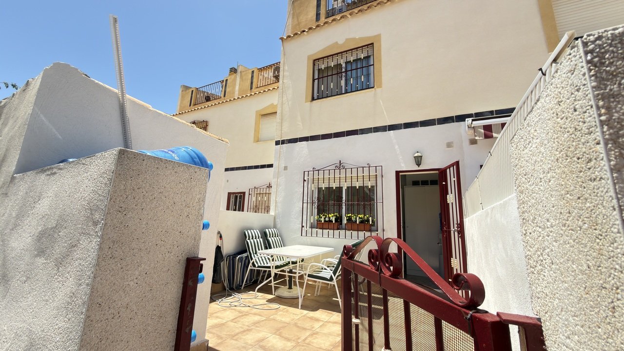 3 Bedroom 2 Bathroom Town House in La Zenia - Caza De Casa