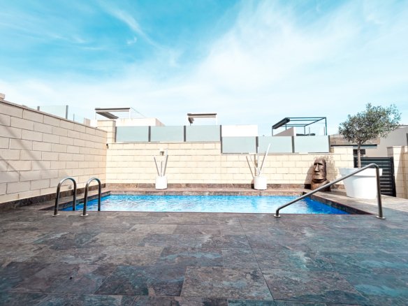 3 Bedroom 3 Bathroom Villa in Villamartin - Caza De Casa
