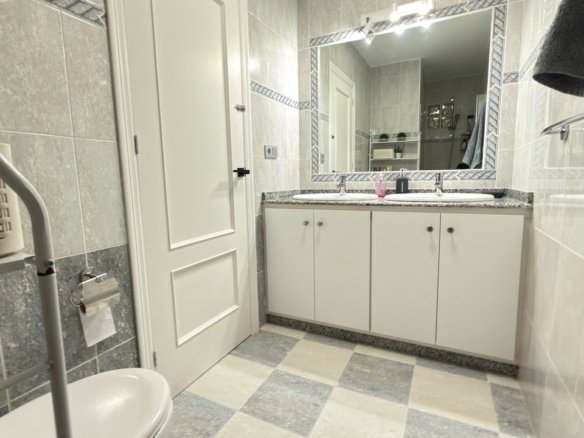 3 Bedroom 2 Bathroom Town House in La Zenia - Caza De Casa