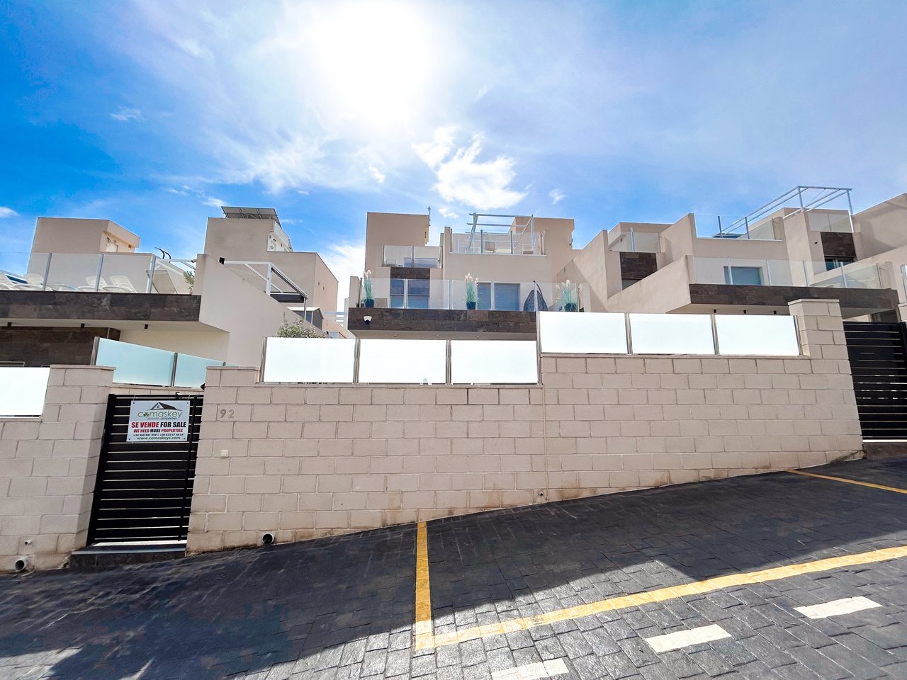 3 Bedroom 3 Bathroom Villa in Villamartin - Caza De Casa