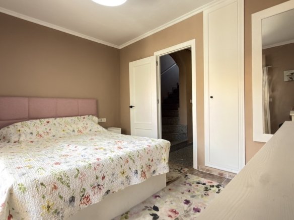 3 Bedroom 2 Bathroom Town House in La Zenia - Caza De Casa